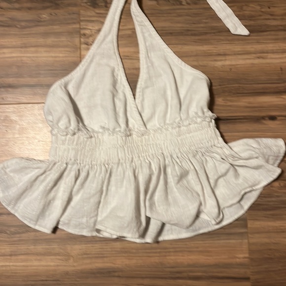 Cropped Ruffle Halter Top - Picture 4 of 9